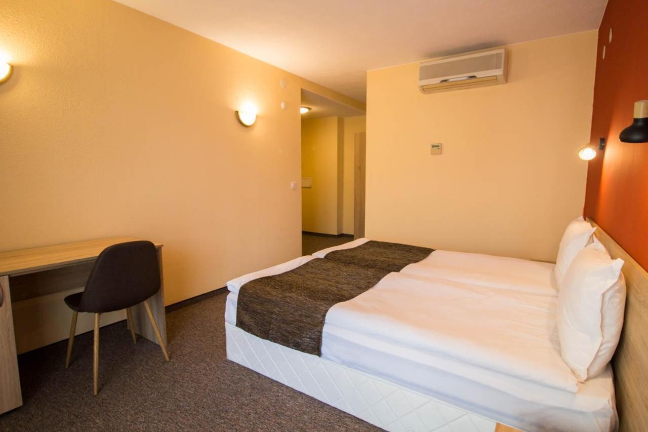 Evridika Hotel Devin Buitenkant foto