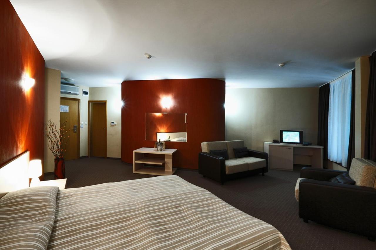 Evridika Hotel Devin Buitenkant foto